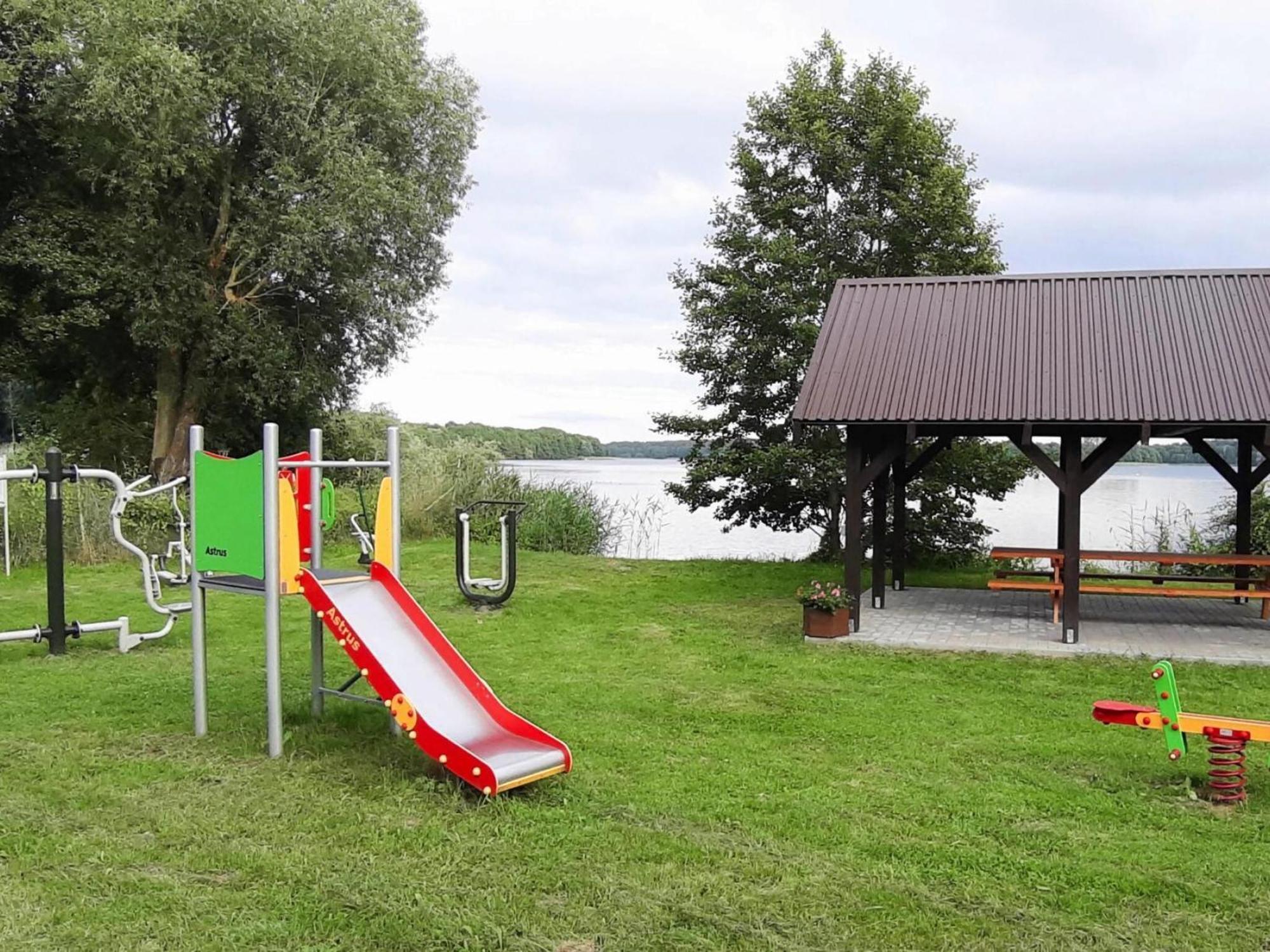 Holiday House With Garden, Lake View, Dabrowica Dabrowica  Zewnętrze zdjęcie